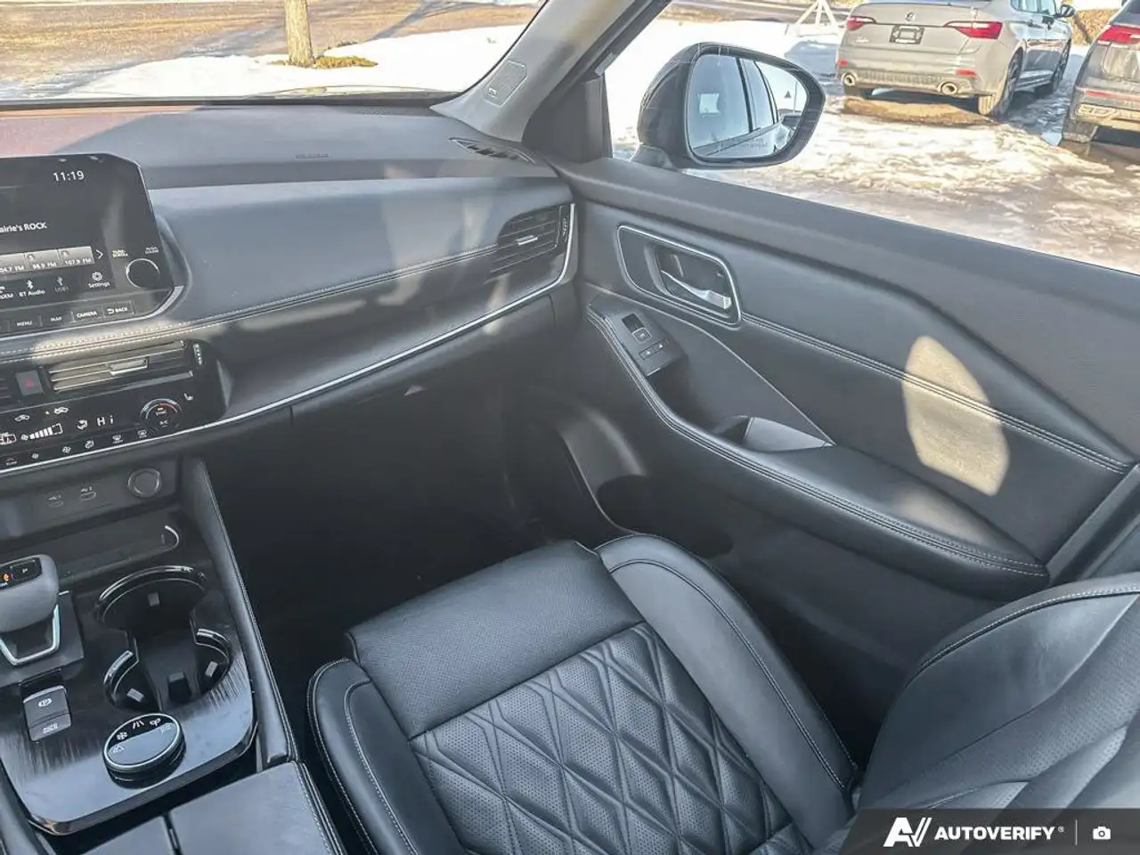Nissan Rogue снимка Nissan Rogue