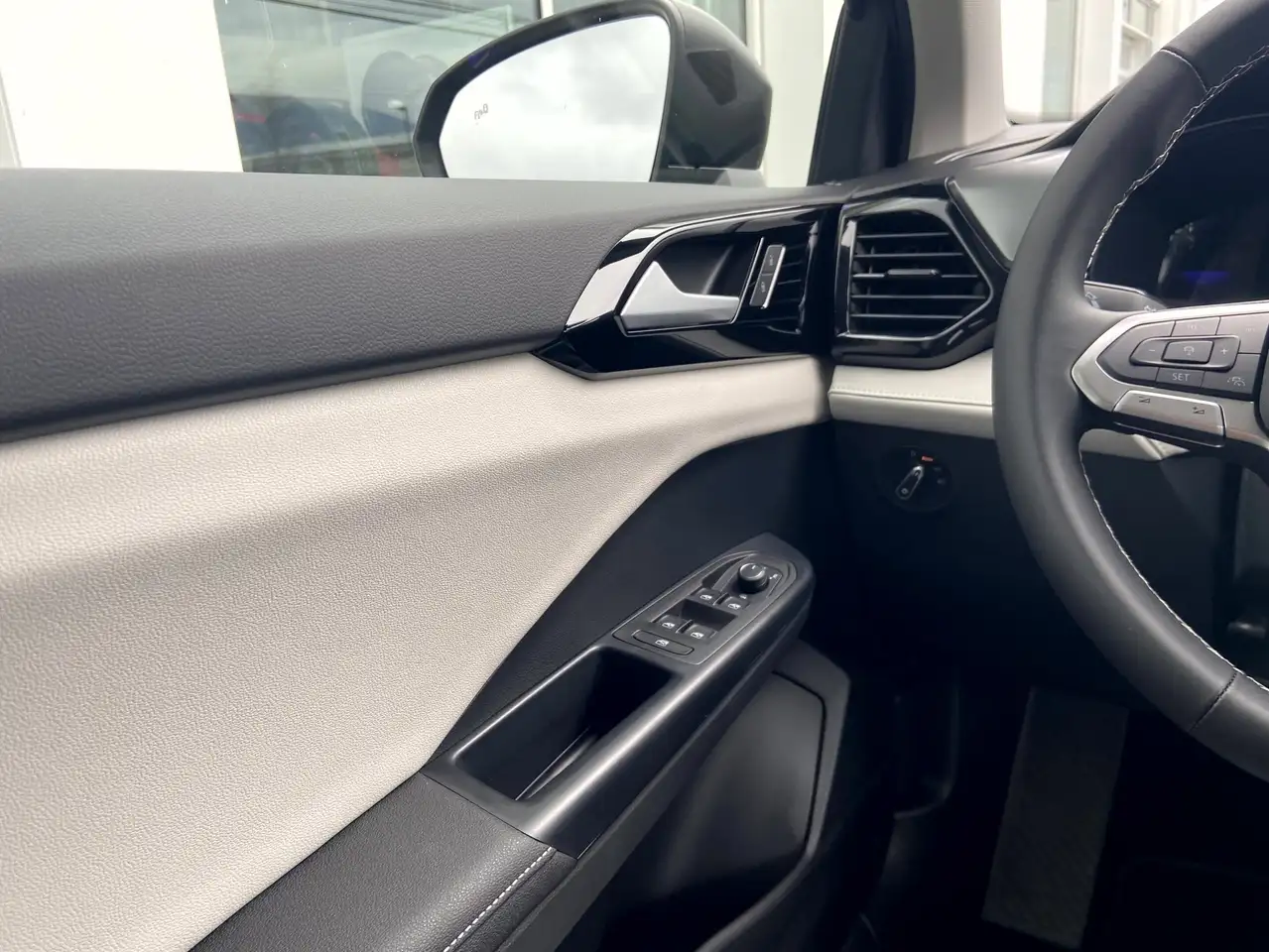 Volkswagen Taos снимка Volkswagen Taos