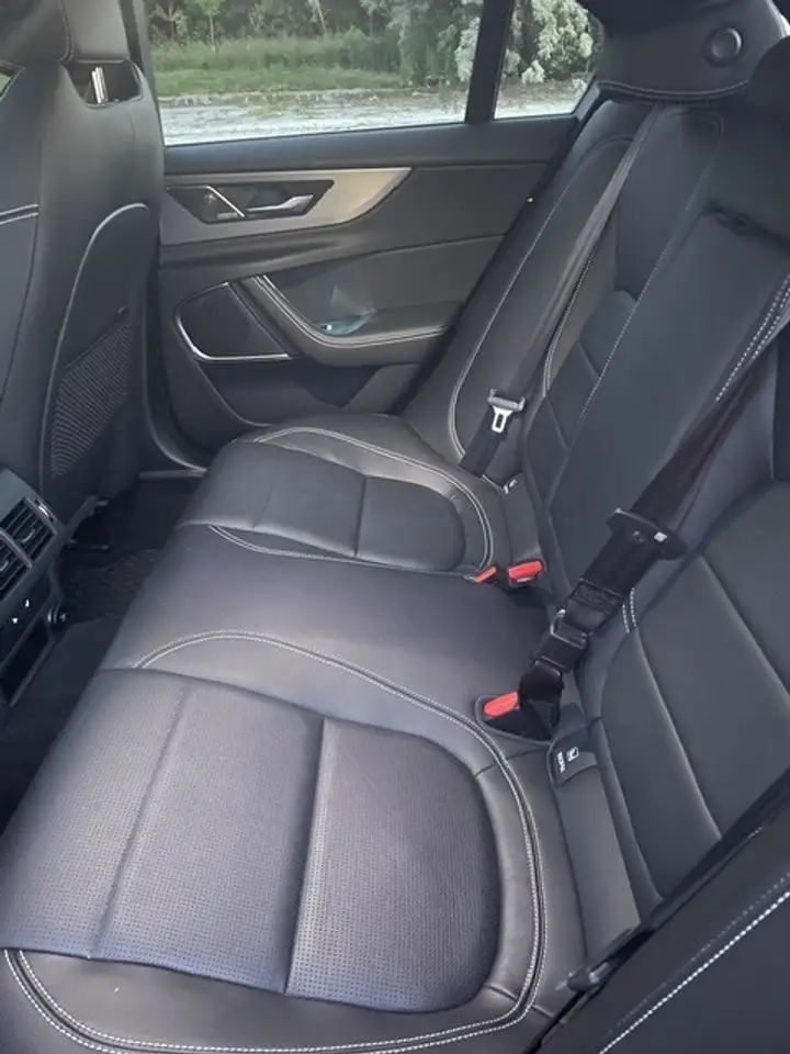 Jaguar XE fotografie Jaguar XE