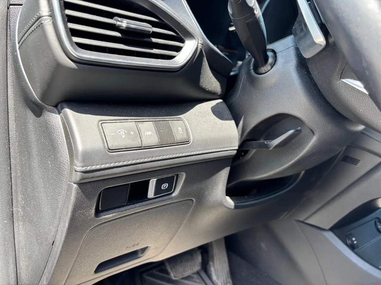 Hyundai SANTA FE photo Hyundai SANTA FE