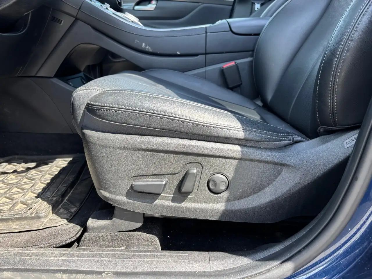 Hyundai SANTA FE photo Hyundai SANTA FE