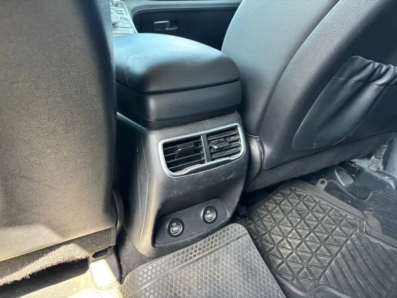 Hyundai SANTA FE photo Hyundai SANTA FE