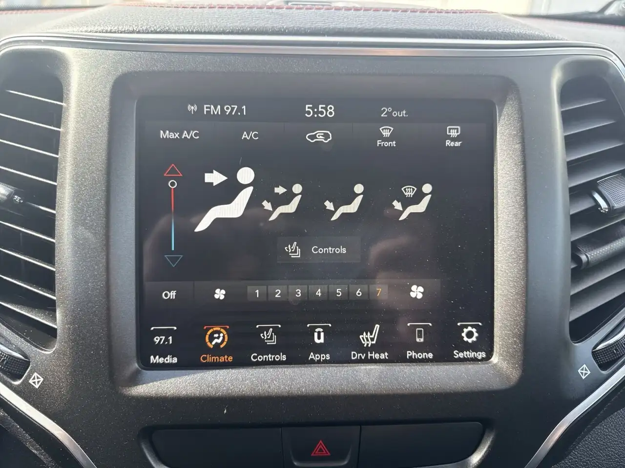 Jeep Cherokee снимка Jeep Cherokee