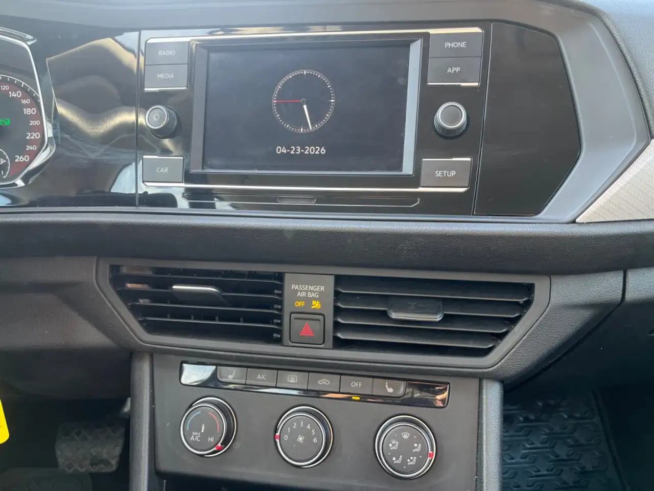 Volkswagen Jetta снимка Volkswagen Jetta
