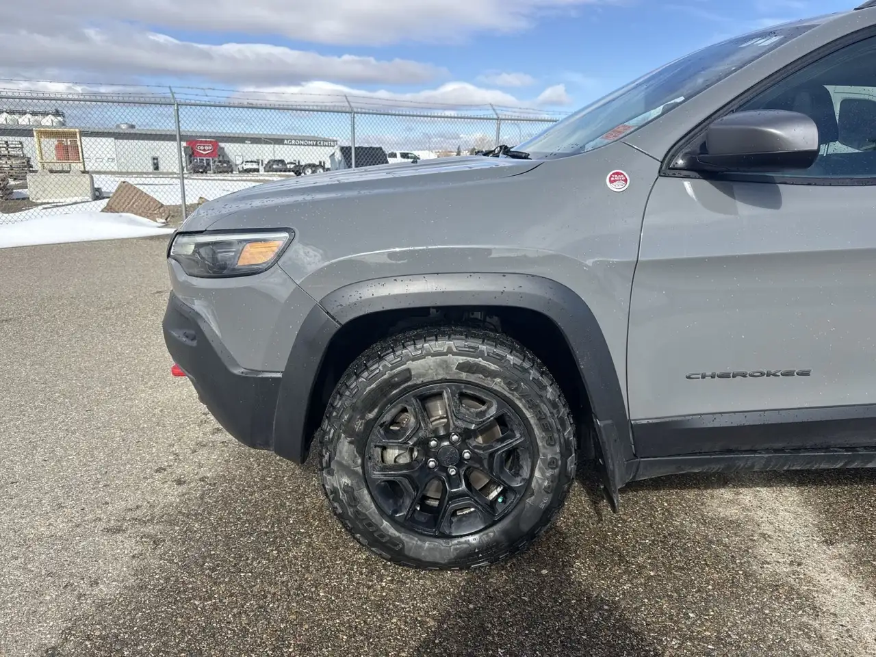 Jeep Cherokee снимка Jeep Cherokee