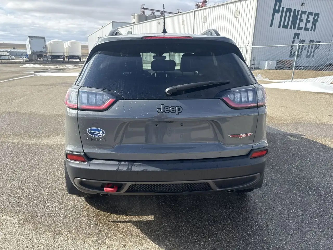Jeep Cherokee снимка Jeep Cherokee
