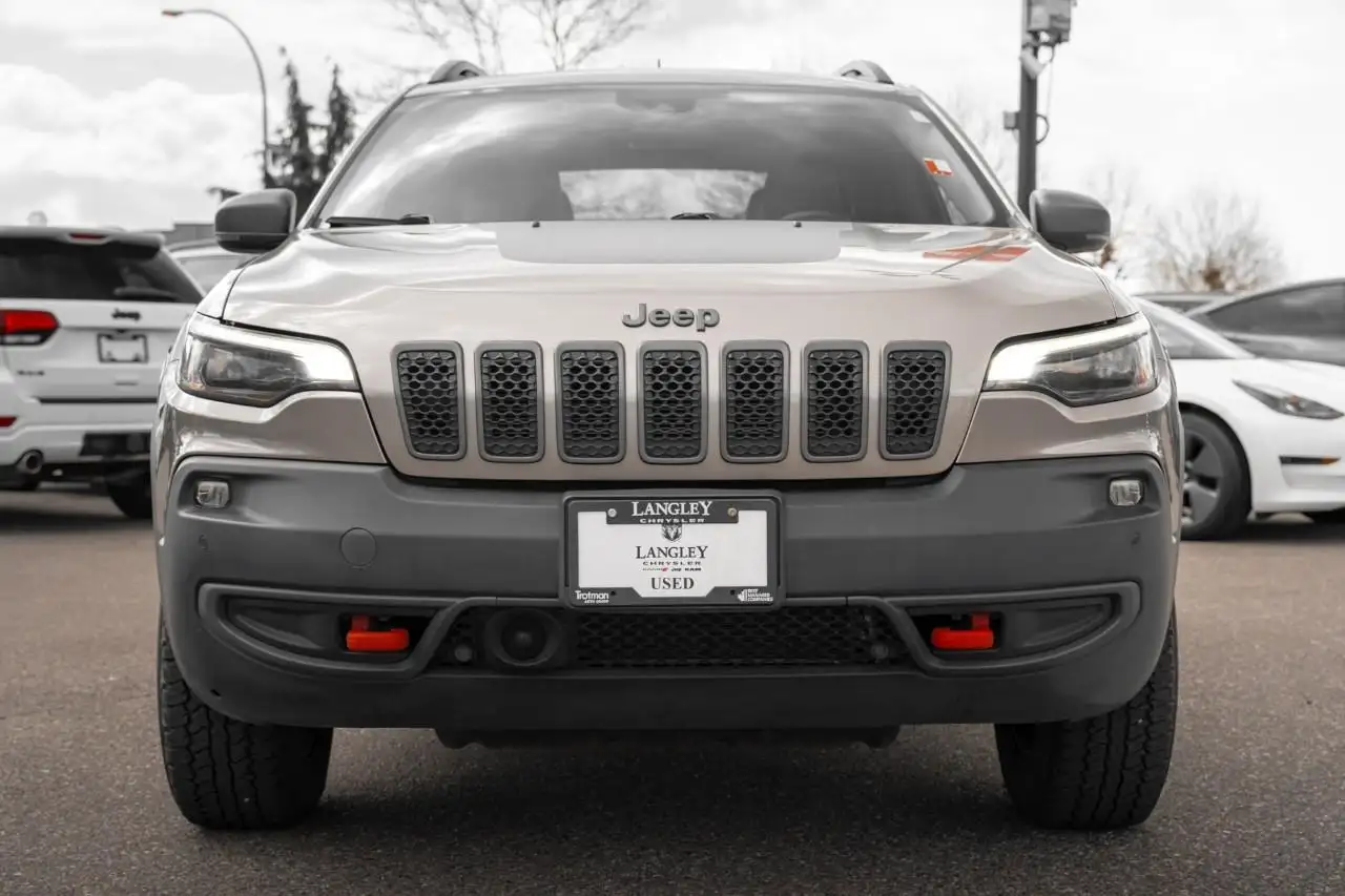 Jeep Cherokee снимка Jeep Cherokee