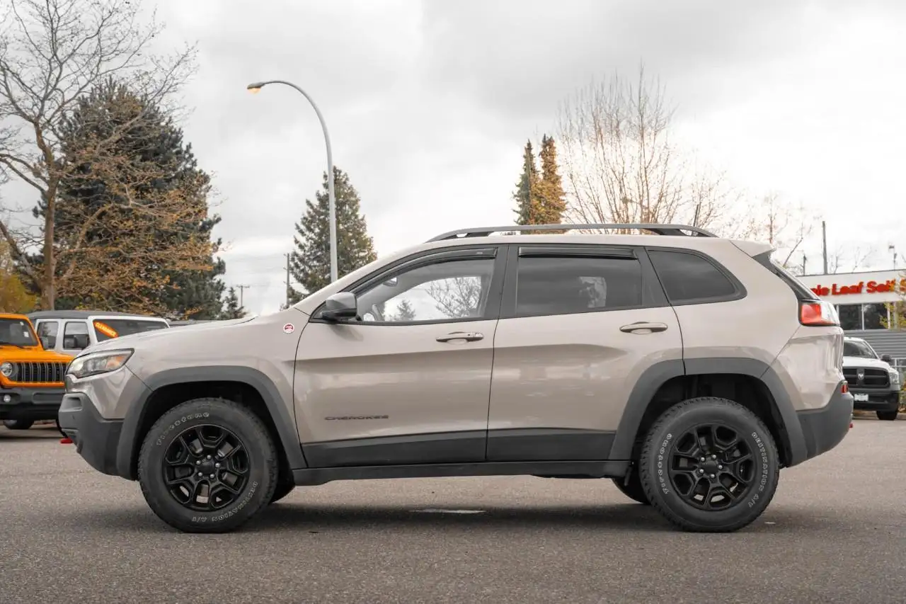 Jeep Cherokee снимка Jeep Cherokee