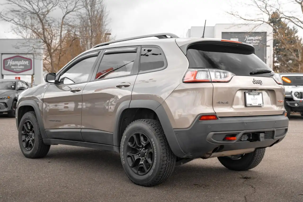 Jeep Cherokee снимка Jeep Cherokee