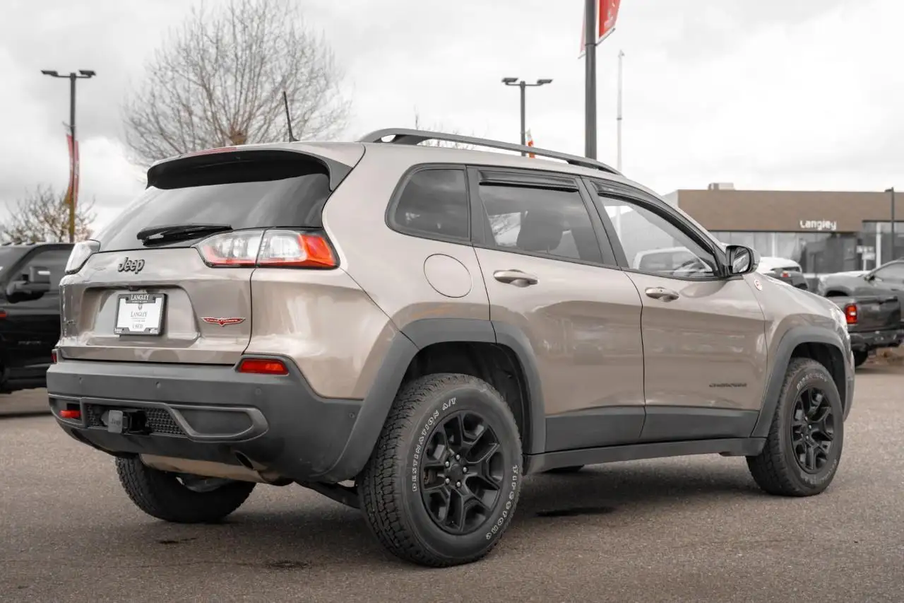 Jeep Cherokee снимка Jeep Cherokee