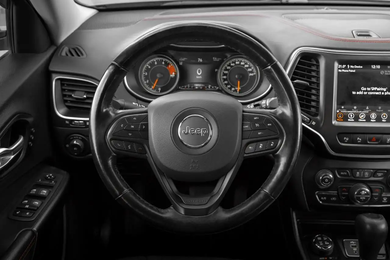 Jeep Cherokee снимка Jeep Cherokee
