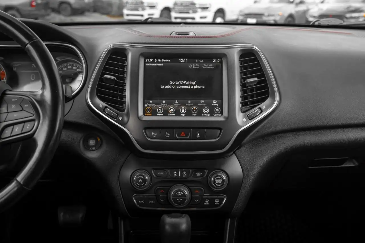 Jeep Cherokee снимка Jeep Cherokee