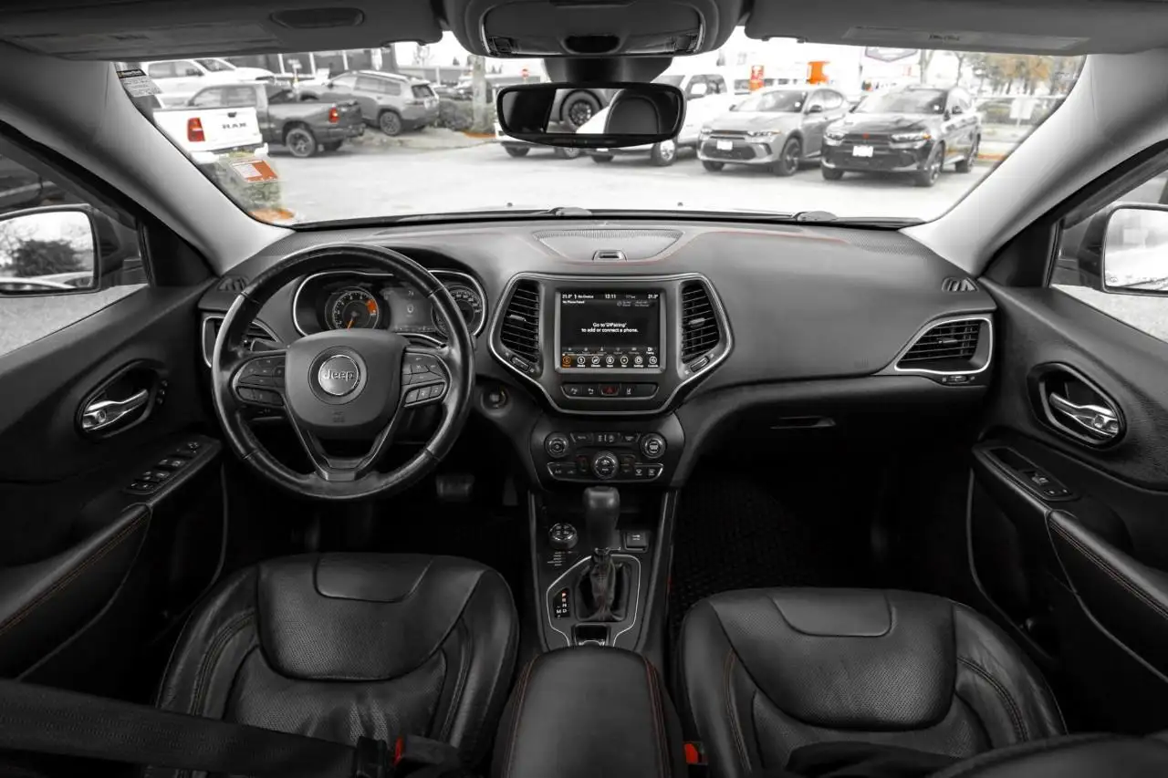 Jeep Cherokee снимка Jeep Cherokee
