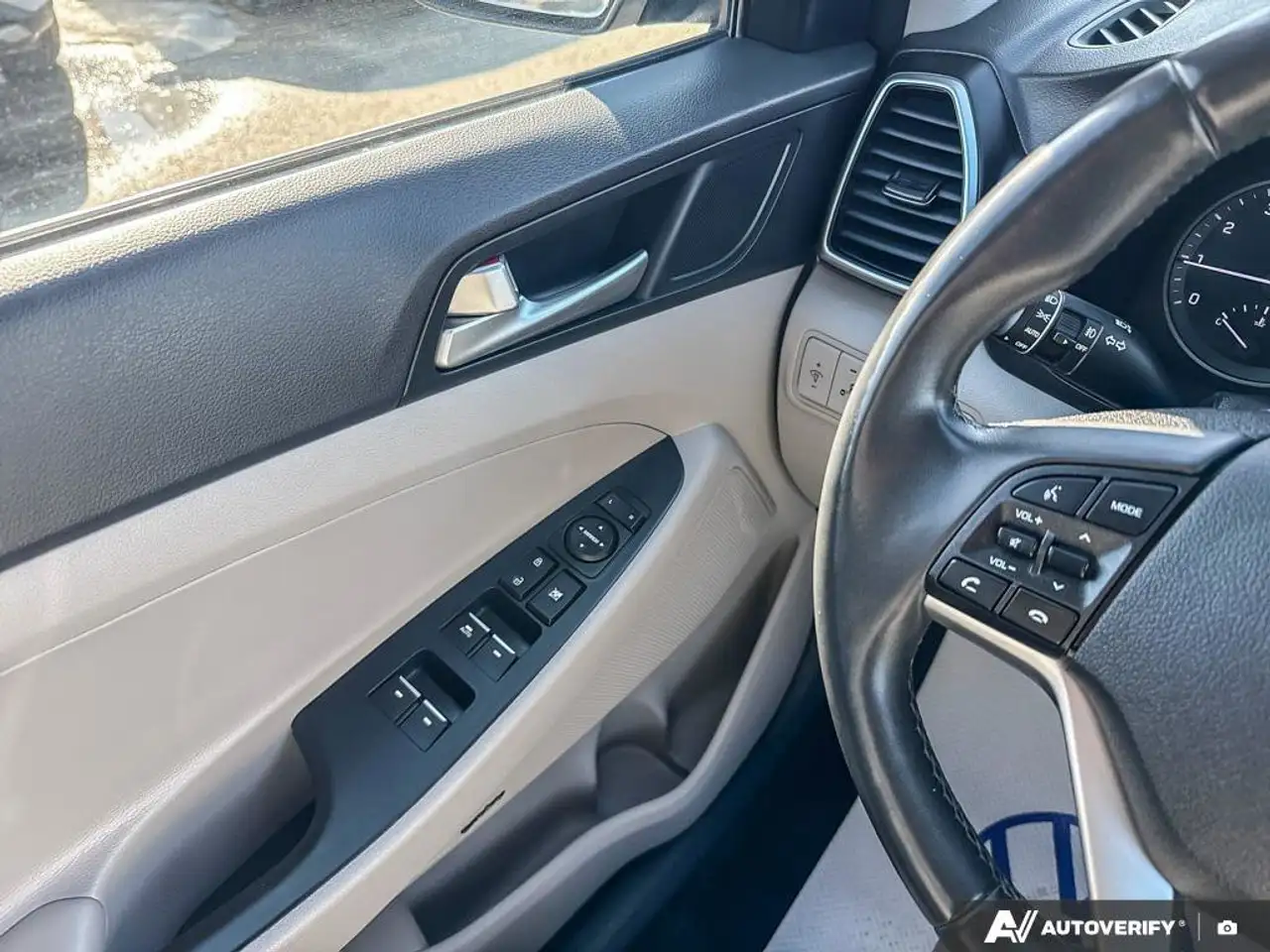 Hyundai TUCSON photo Hyundai TUCSON