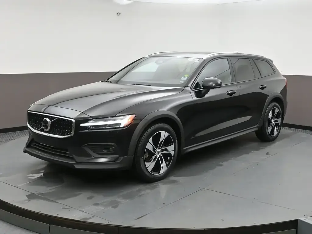 Volvo V60 Cross Country снимка Volvo V60 Cross Country