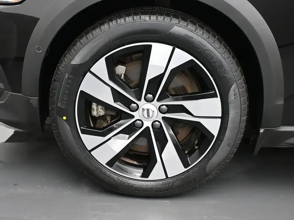 Volvo V60 Cross Country снимка Volvo V60 Cross Country