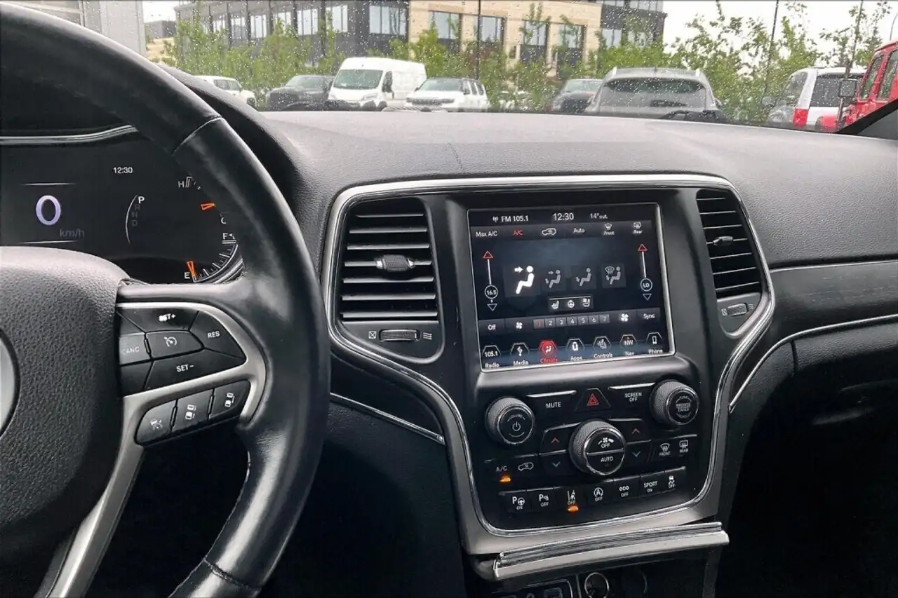 Jeep Grand Cherokee снимка Jeep Grand Cherokee