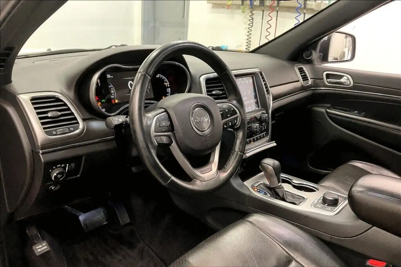 Jeep Grand Cherokee снимка Jeep Grand Cherokee