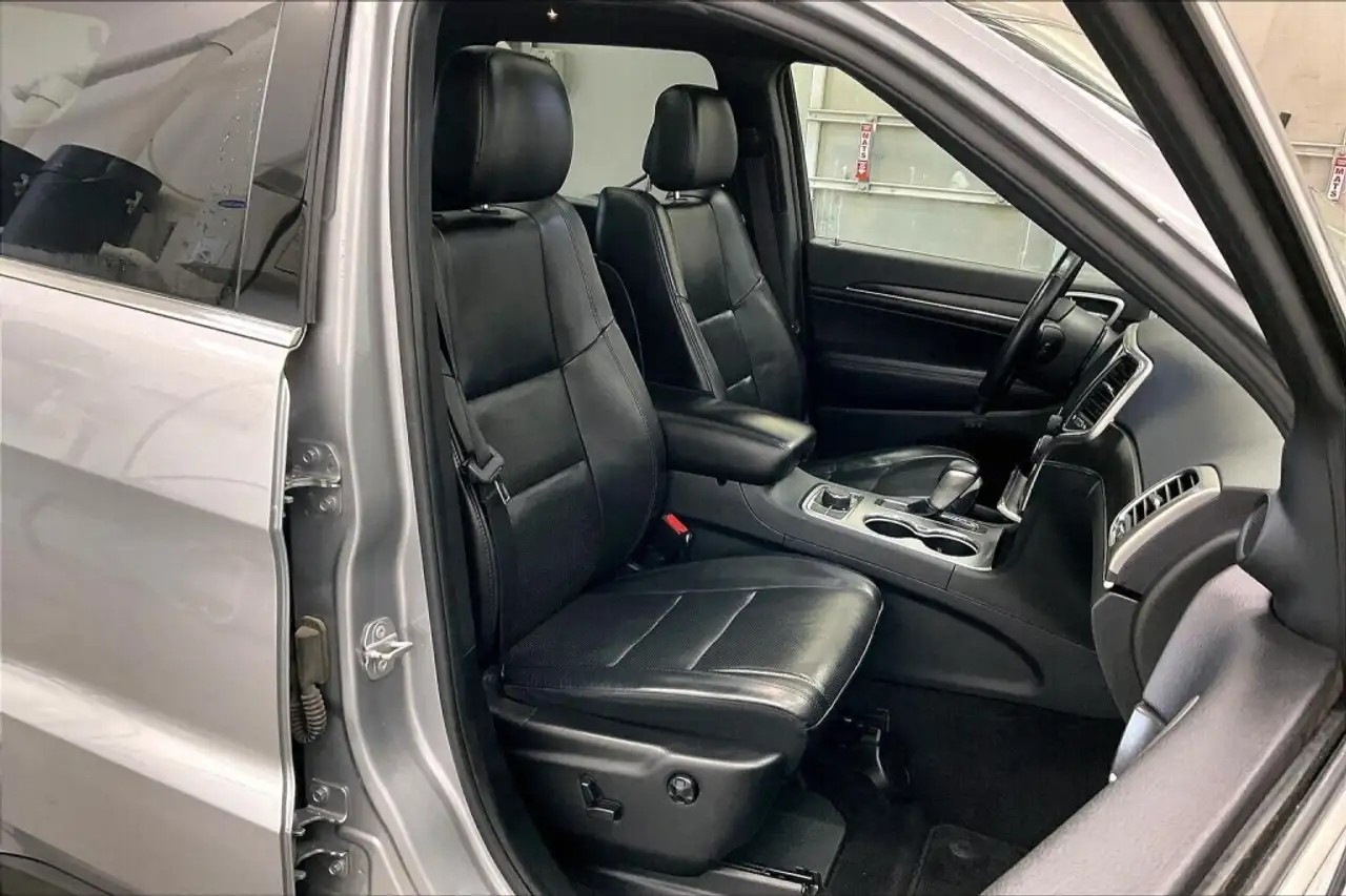 Jeep Grand Cherokee снимка Jeep Grand Cherokee
