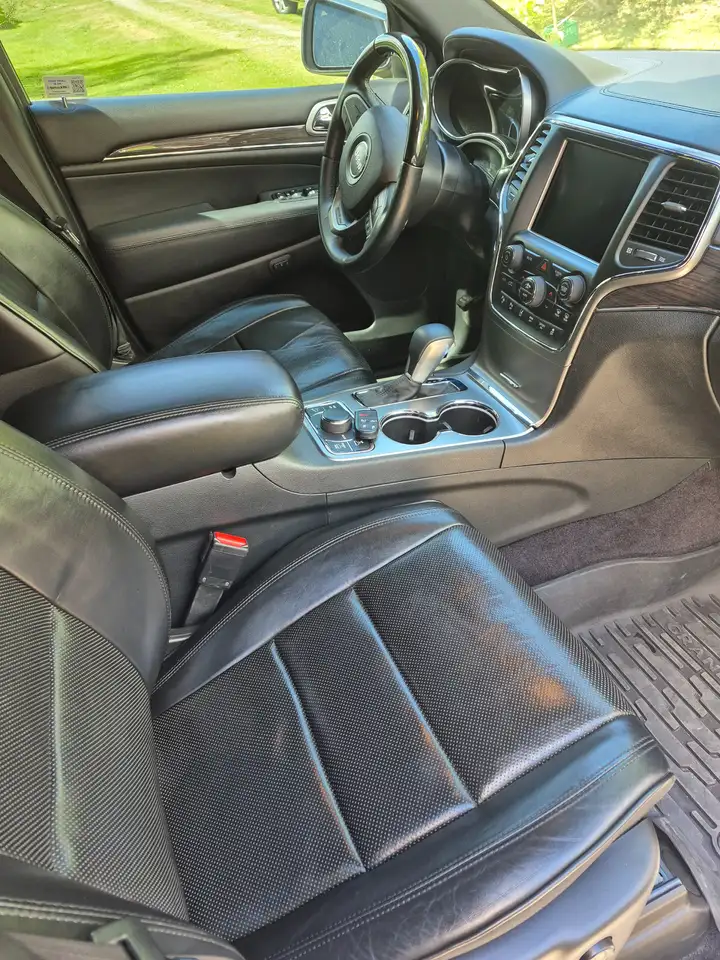 Jeep Grand Cherokee снимка Jeep Grand Cherokee