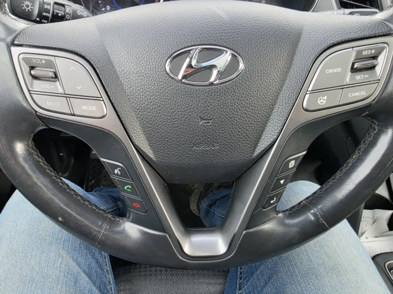 Hyundai SANTA FE снимка Hyundai SANTA FE