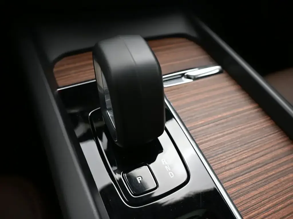 Volvo V60 Cross Country снимка Volvo V60 Cross Country