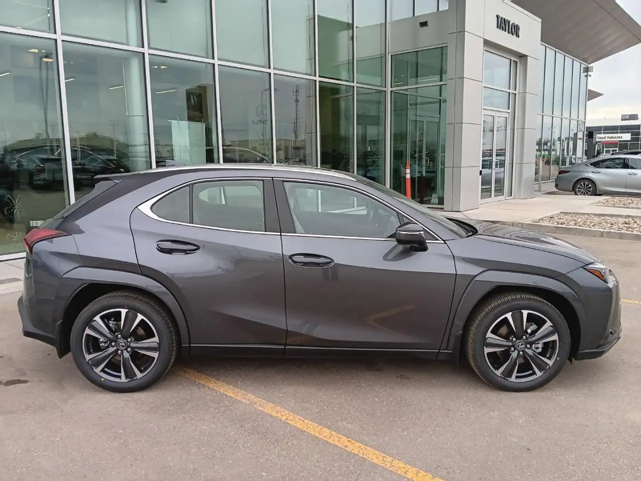 Lexus UX 300h снимка Lexus UX 300h