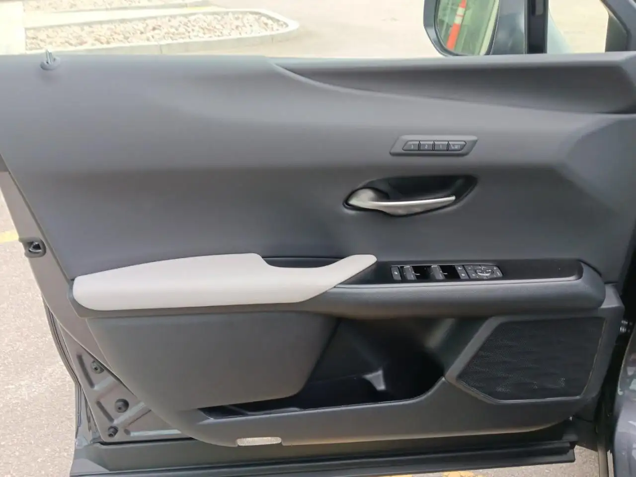 Lexus UX 300h снимка Lexus UX 300h