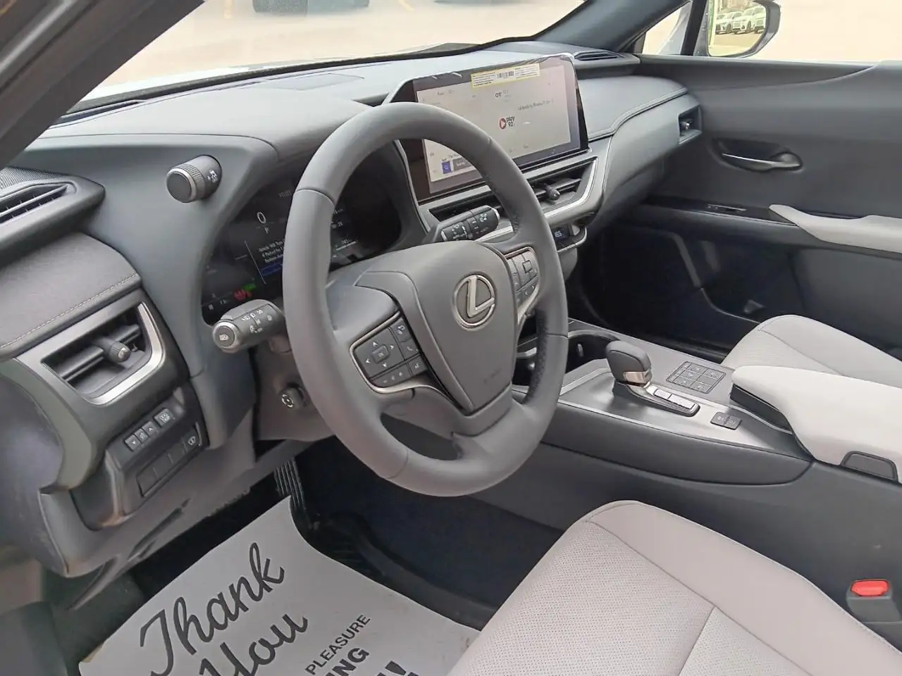 Lexus UX 300h снимка Lexus UX 300h