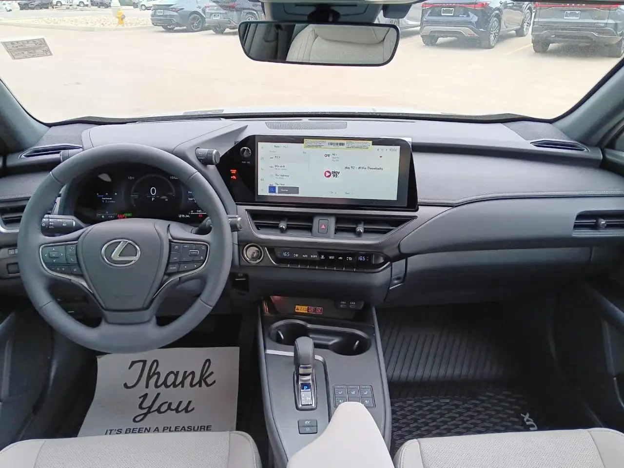 Lexus UX 300h снимка Lexus UX 300h