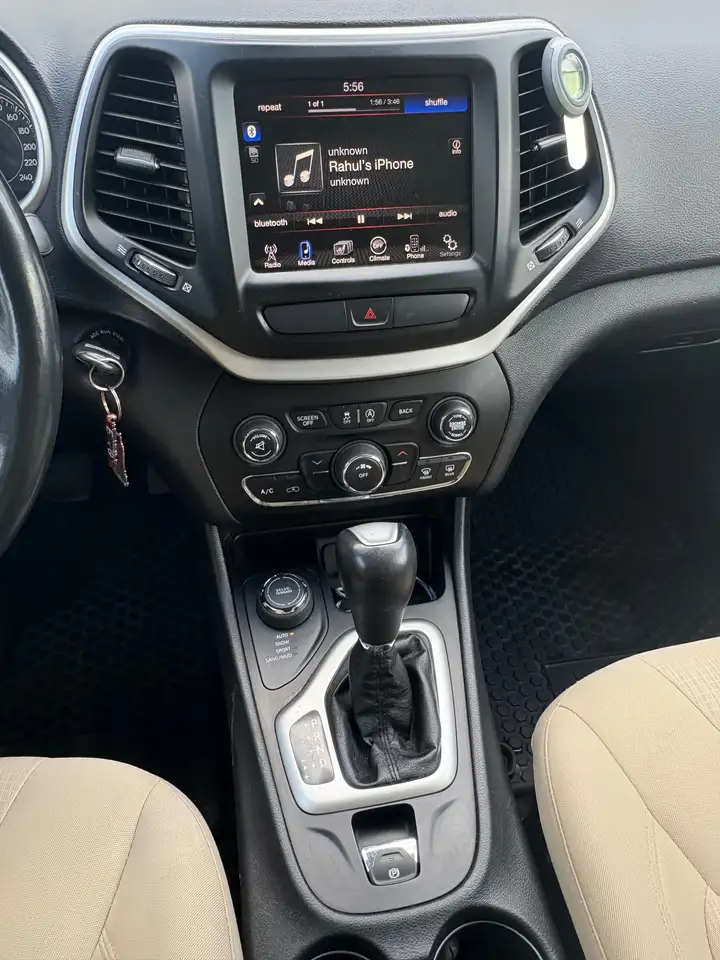 Jeep Cherokee fotografie Jeep Cherokee