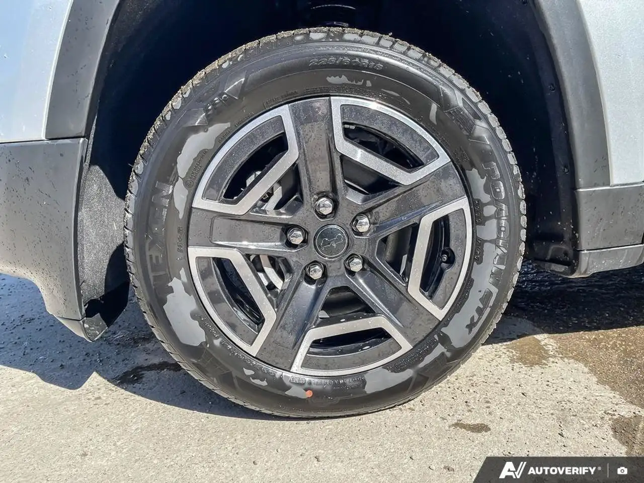 Jeep Cherokee снимка Jeep Cherokee