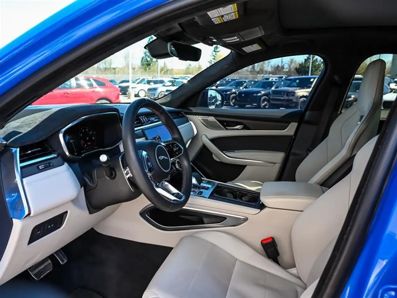 Jaguar F-Pace снимка Jaguar F-Pace