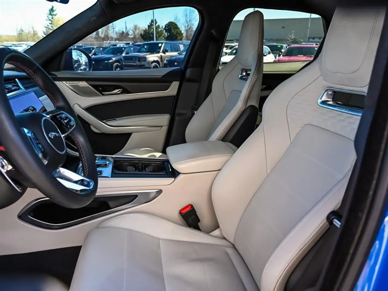 Jaguar F-Pace снимка Jaguar F-Pace