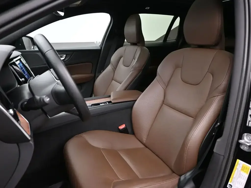 Volvo V60 Cross Country снимка Volvo V60 Cross Country