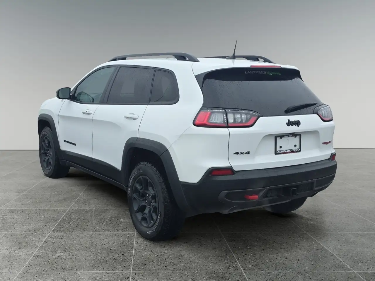Jeep Cherokee снимка Jeep Cherokee