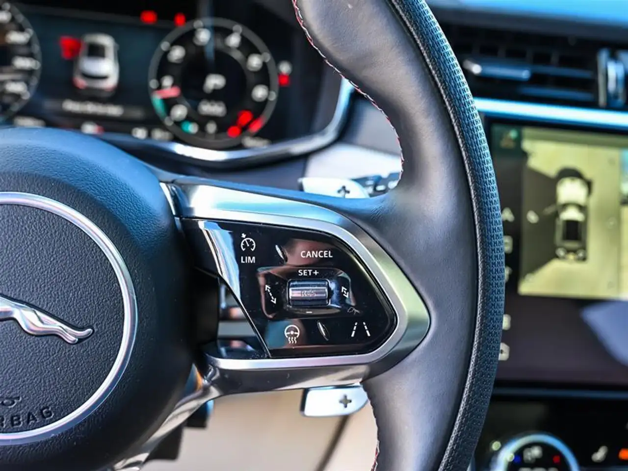 Jaguar F-Pace снимка Jaguar F-Pace