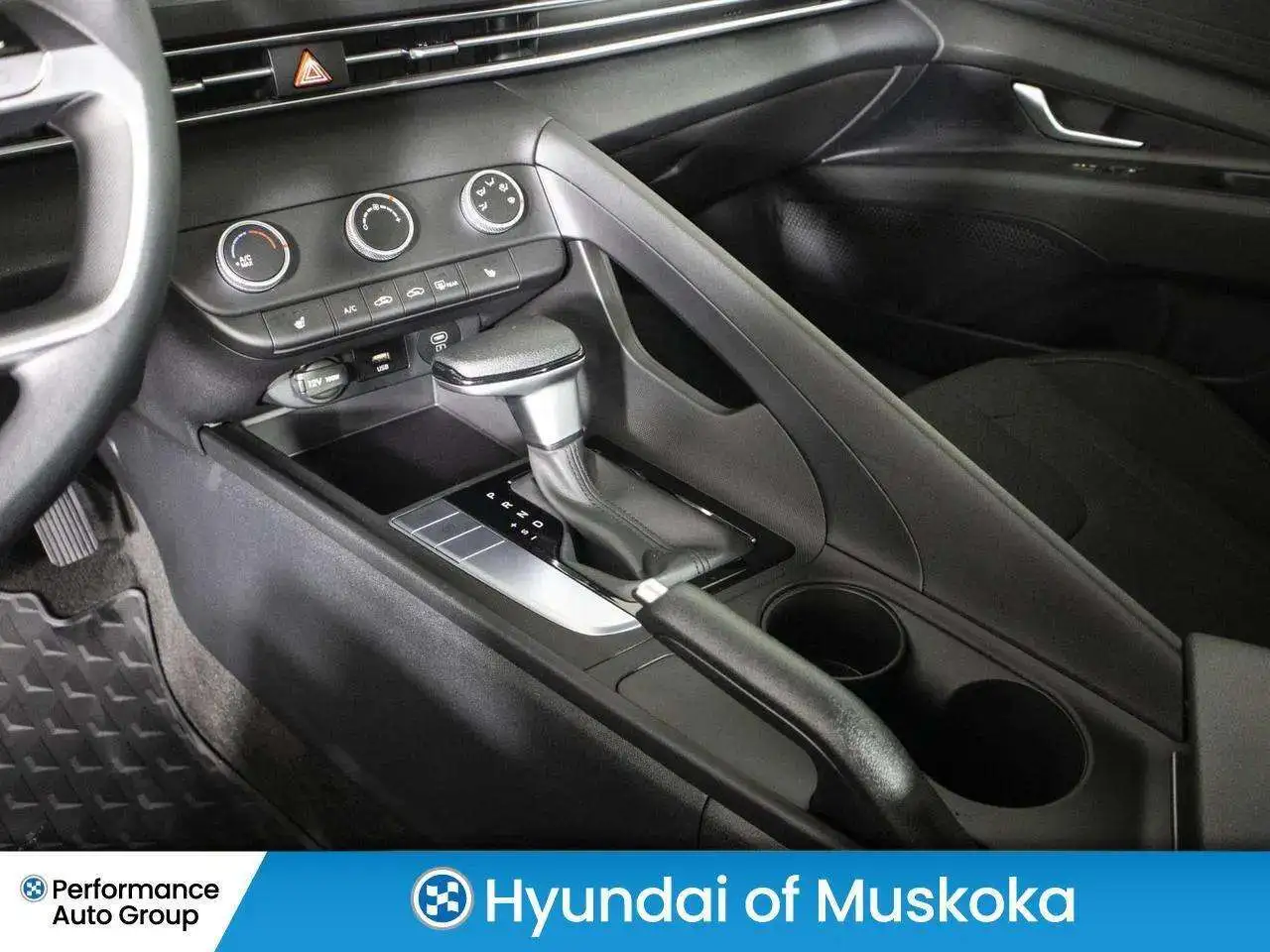 Hyundai ELANTRA снимка Hyundai ELANTRA