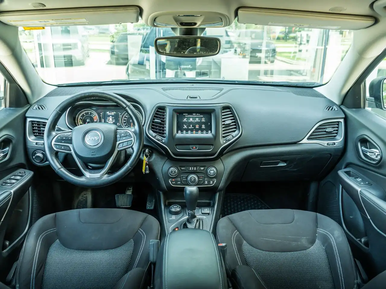Jeep Cherokee photo Jeep Cherokee