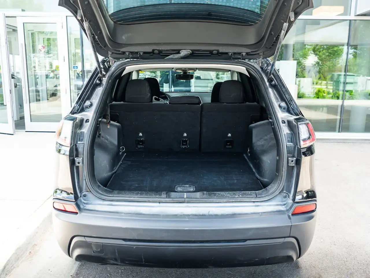 Jeep Cherokee photo Jeep Cherokee