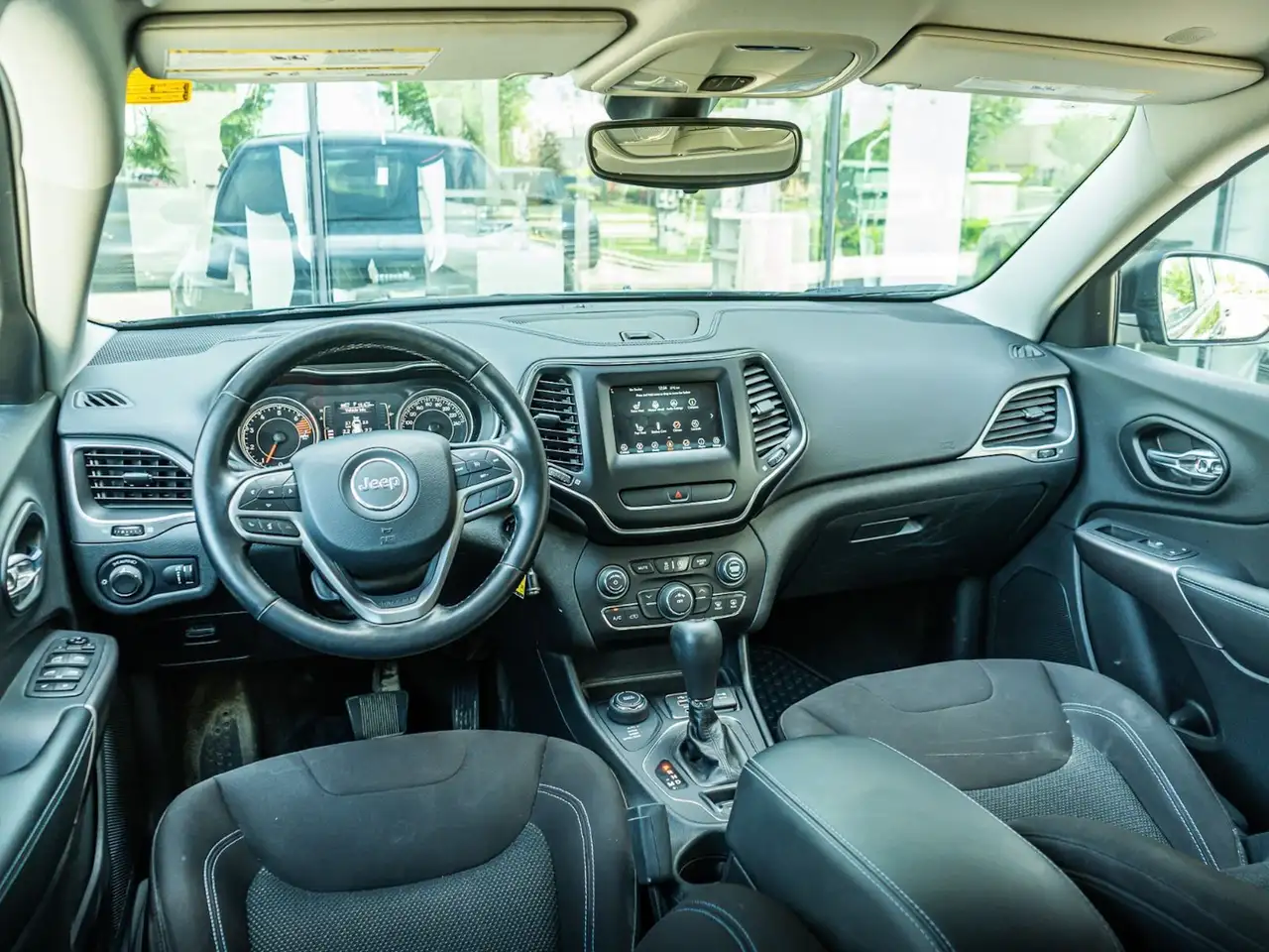 Jeep Cherokee photo Jeep Cherokee