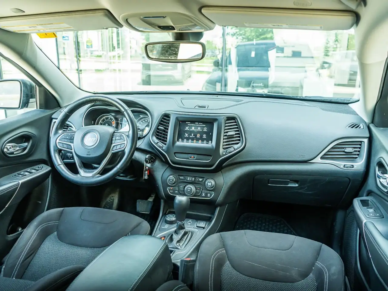 Jeep Cherokee photo Jeep Cherokee
