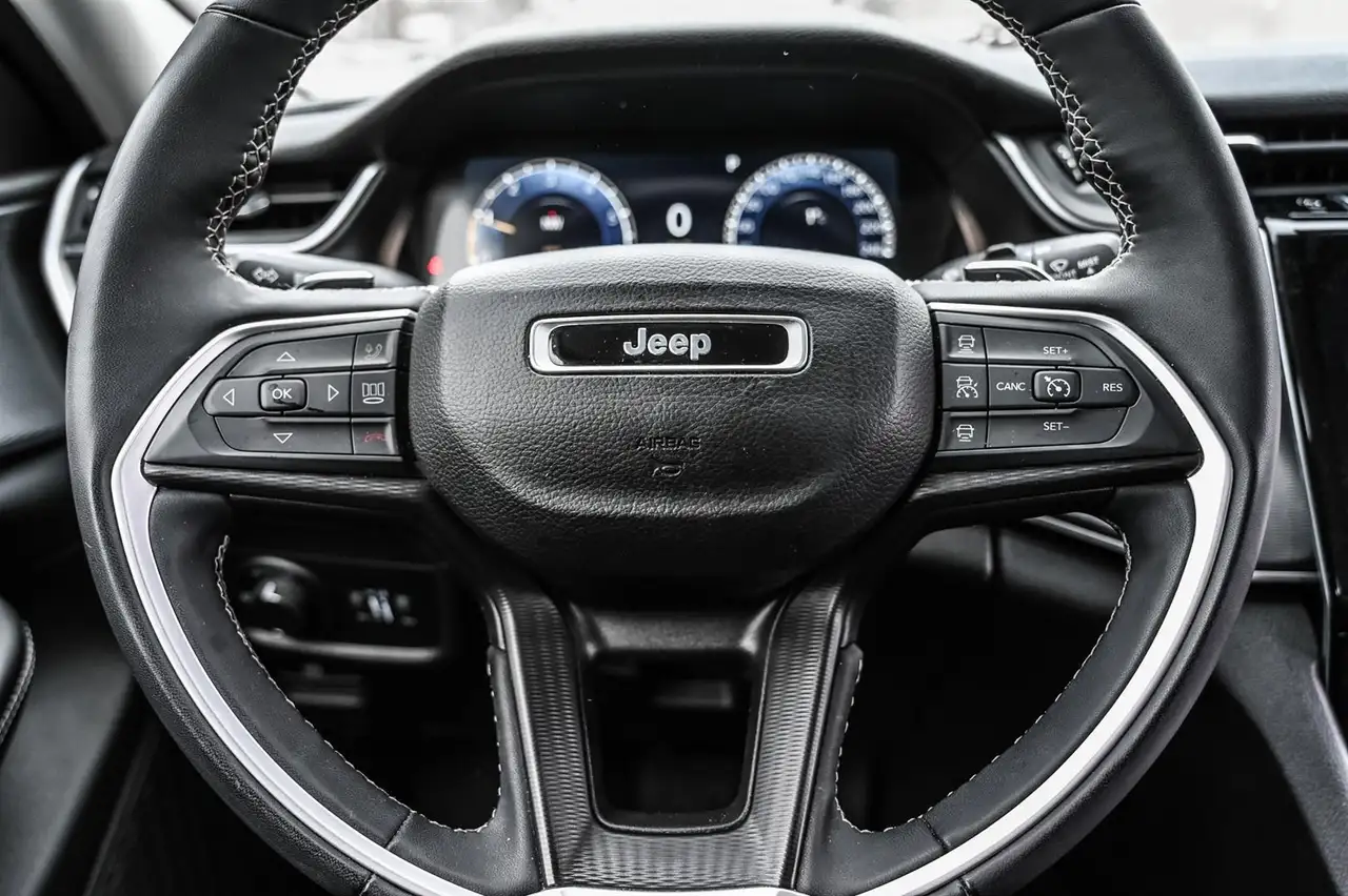 Jeep Grand Cherokee снимка Jeep Grand Cherokee