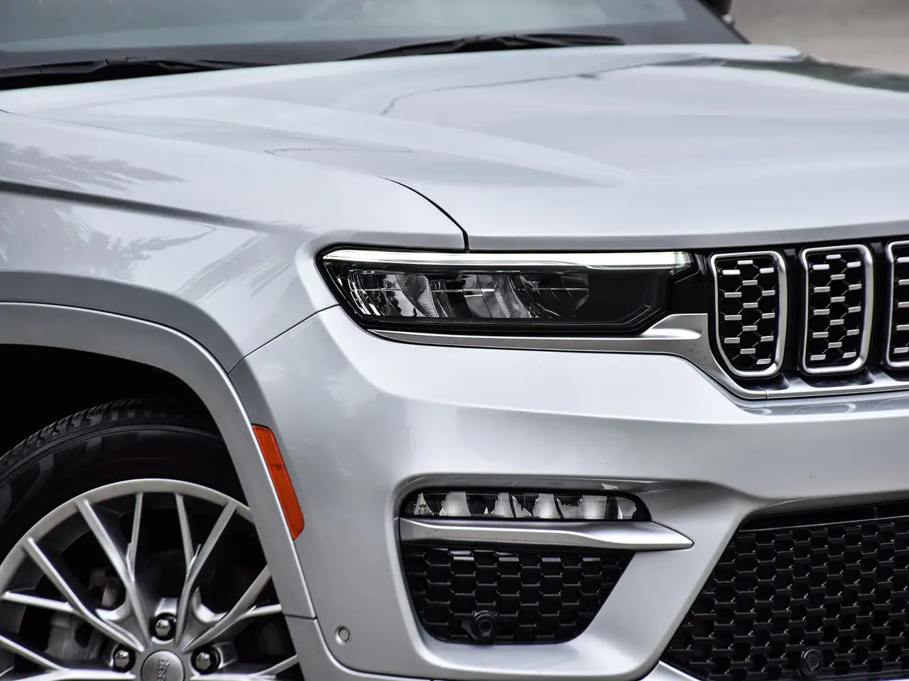 Jeep Grand Cherokee снимка Jeep Grand Cherokee
