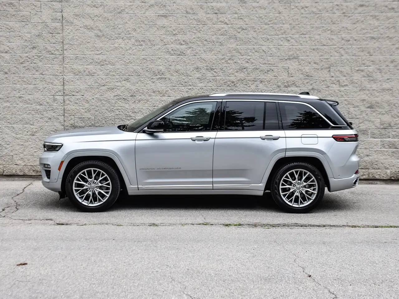 Jeep Grand Cherokee снимка Jeep Grand Cherokee