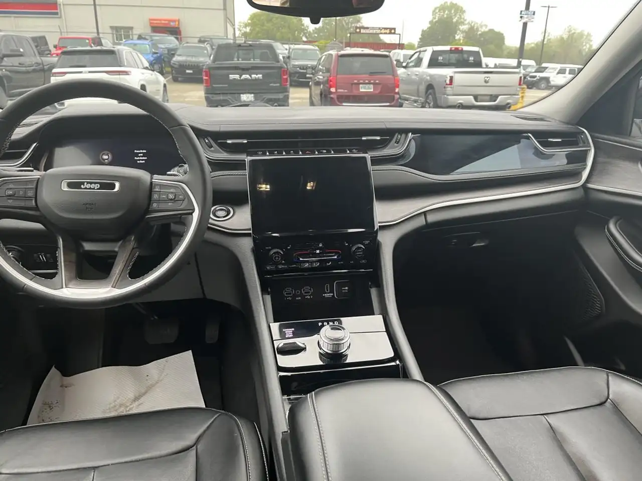 Jeep Grand Cherokee снимка Jeep Grand Cherokee