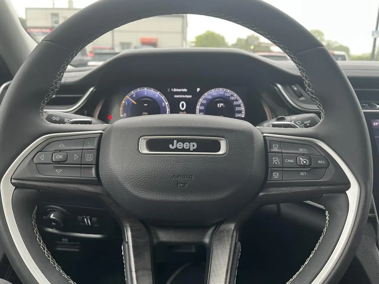 Jeep Grand Cherokee снимка Jeep Grand Cherokee