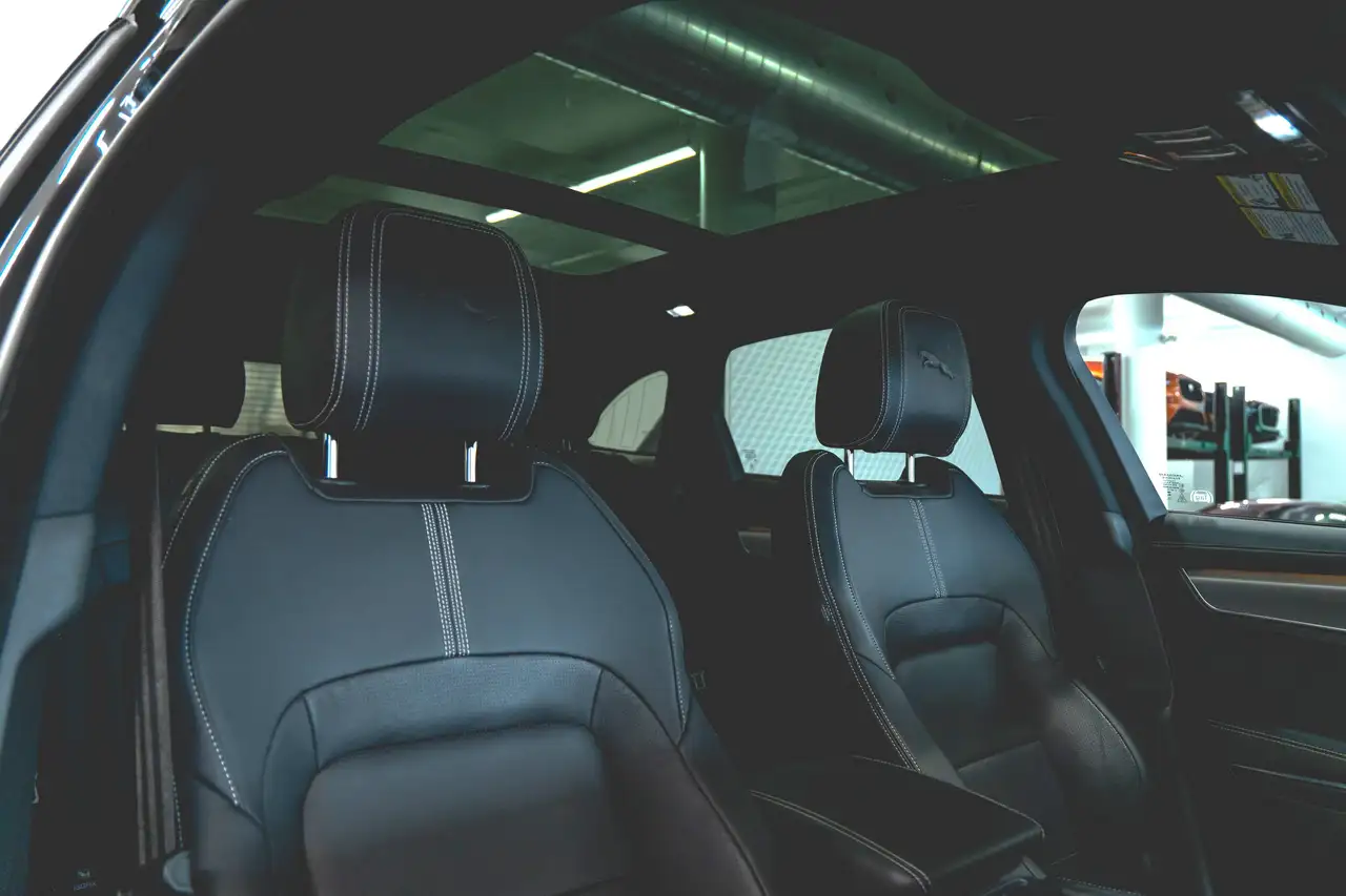 Jaguar F-Pace photo Jaguar F-Pace