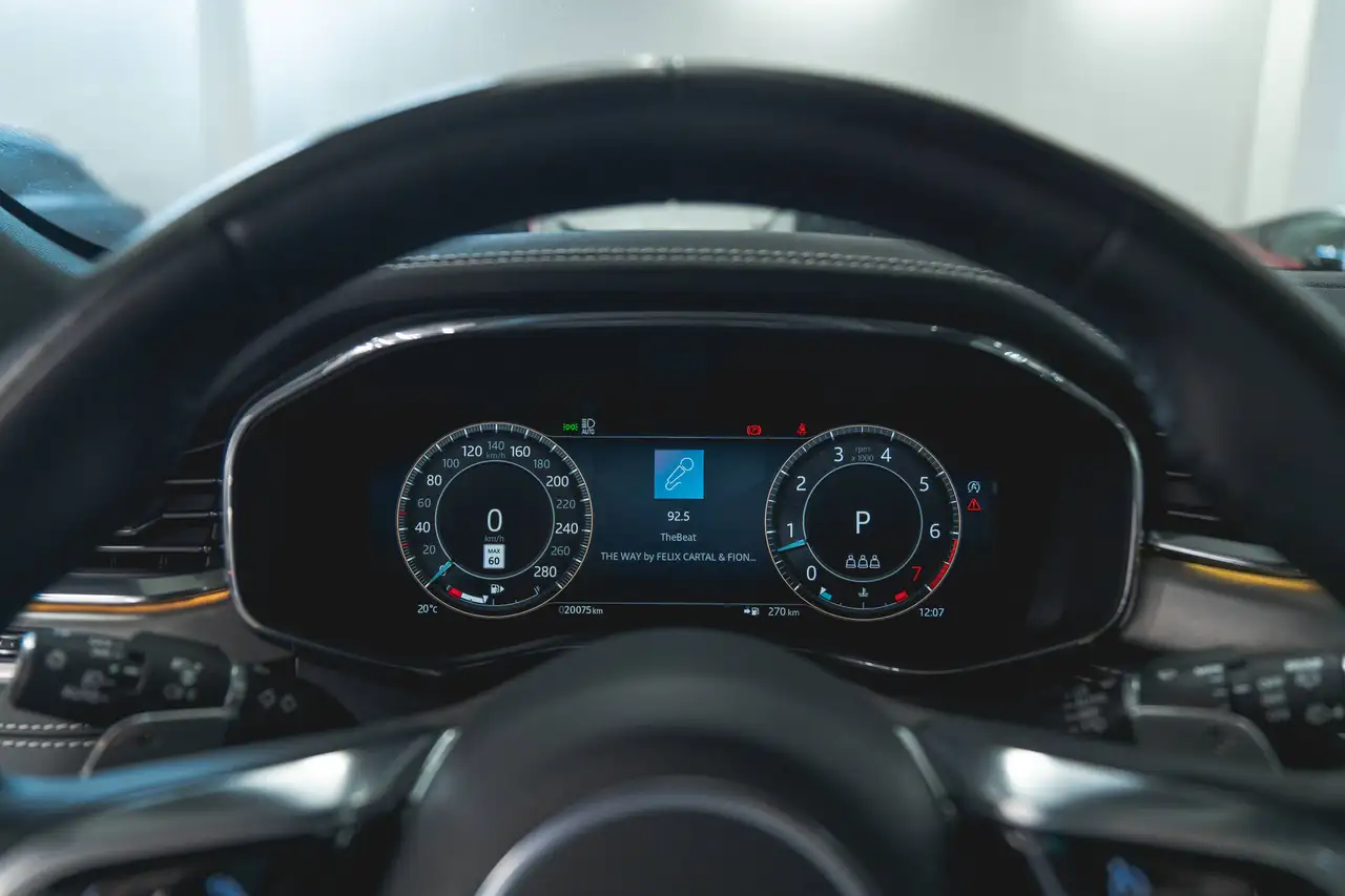 Jaguar F-Pace photo Jaguar F-Pace