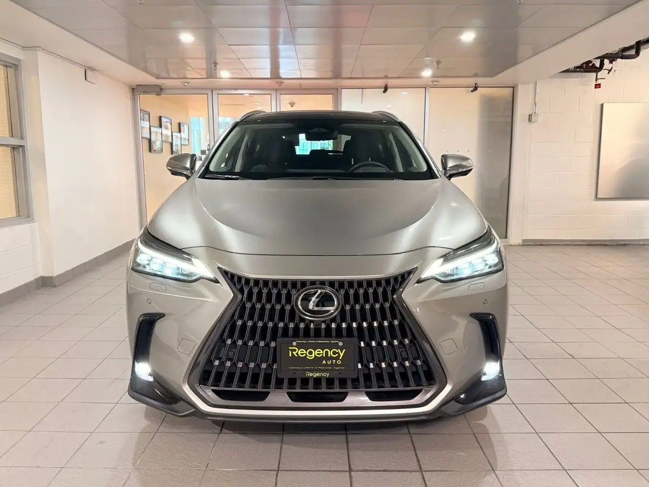 Lexus NX снимка Lexus NX